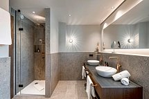 Krumers Alpin – Your Mountain Oasis - Beispiel Bad Suite (Zimmercodierung WB1)