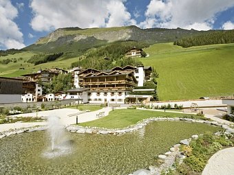 Berghof - Crystal Spa & Sports