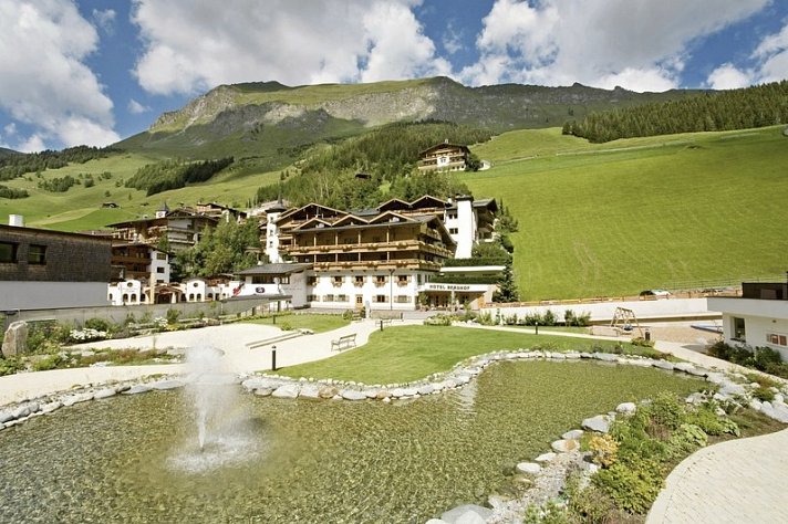 Berghof - Crystal Spa & Sports