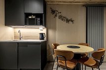 Zu Gast in Lapplands Goldgräberdorf - Wohnbeispiel Panorama Apartment , Tankavaara Gold Village