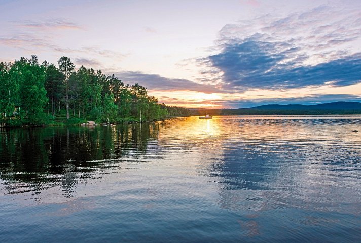 Erlebnis Lappland: Wildnis und Eismeer - Mitternachtssonne über dem Inari-See
