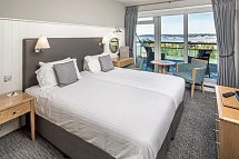 Hotel Cristina - Wohnbeispiel Doppelzimmer Meerblick Balkon (Zimmercodierung D1M)