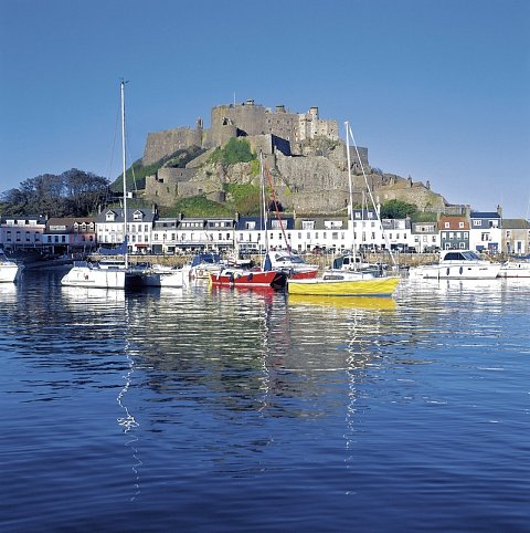 Liebliches Inselparadies Jersey - Mont Orgueil Castle