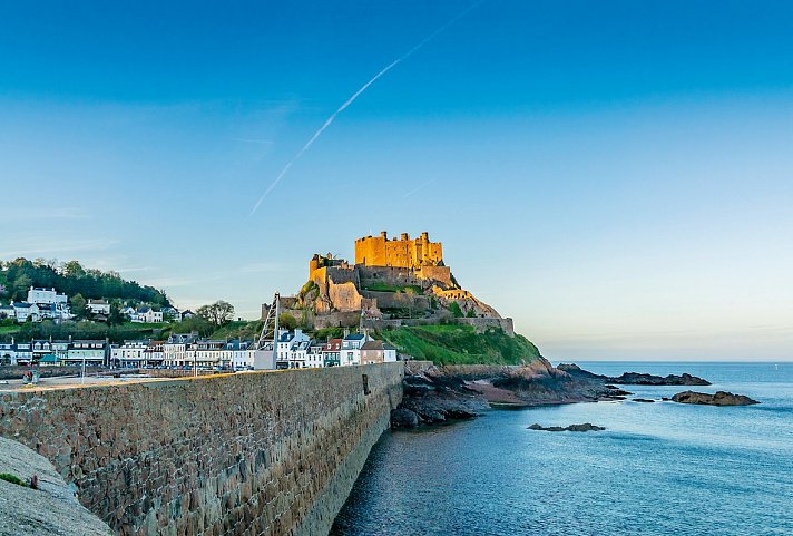 Liebliches Inselparadies Jersey - Mont Orgueil Castle