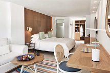 Myconian Korali - Wohnbeispiel Doppelzimmer Deluxe Rinia seitl. Meerblick (Zimmercodierung DDN)