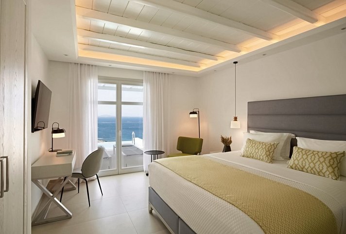 Epic Blue Luxury Hotel Suites & Villas Mykonos - Wohnbeispiel Suite Deluxe Gemeinschaftspool und Panoramameerblick (Zimmercodierung WDM)