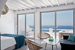 Kouros Hotel & Suites