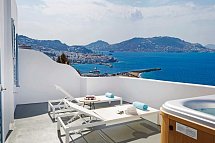 Kouros Hotel & Suites - Wohnbsp. Suite Deluxe Meerblick mit Außenjacuzzi (Zimmercodierung WD1)