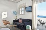 Kouros Hotel & Suites