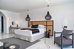 Kouros Hotel & Suites