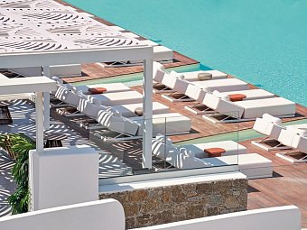 Kouros Hotel & Suites