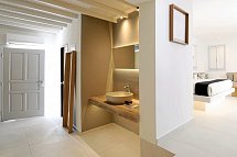 Boutiquehotel Andronikos - Wohnbeispiel Juniorsuite Gartenblick (Zimmercodierung JBG)