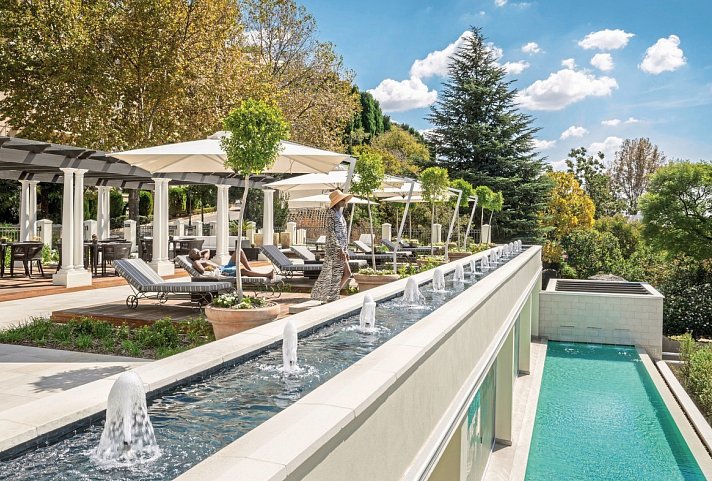 Four Seasons Hotel Westcliff