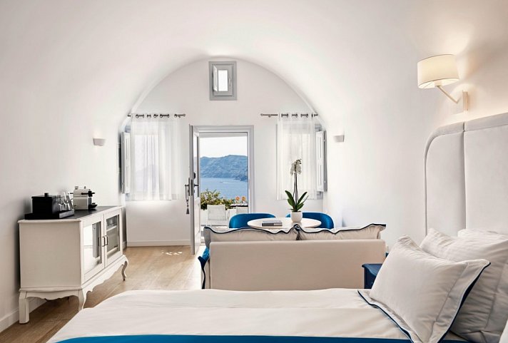 Katikies Santorini - Honeymoon Suite Jetted Tub