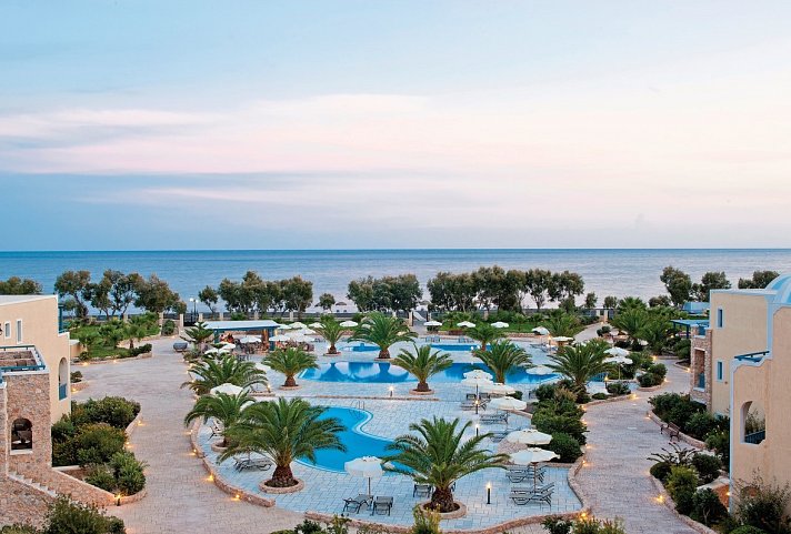 Santo MiraMare Resort