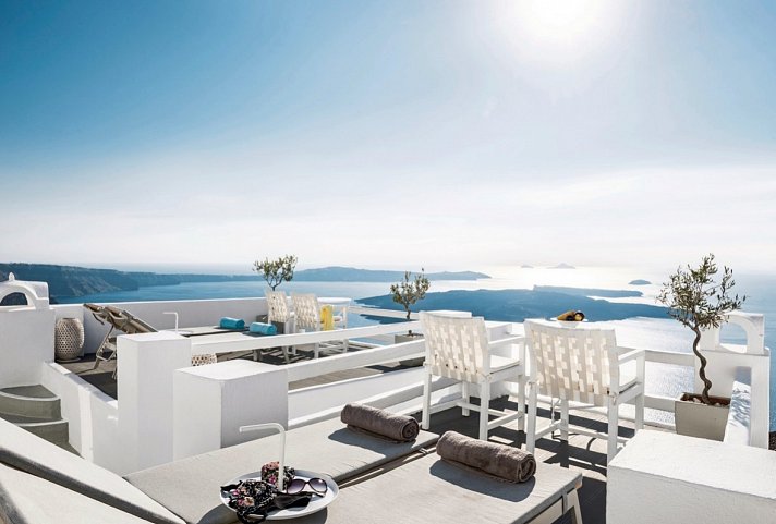 On The Rocks Santorini