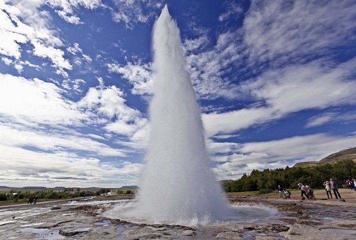 Kräftespiel der Elemente - Geysir