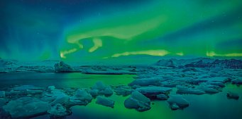 Isländische Naturelemente und Lichtspiele - Gletscherlagune Jökulsarlon