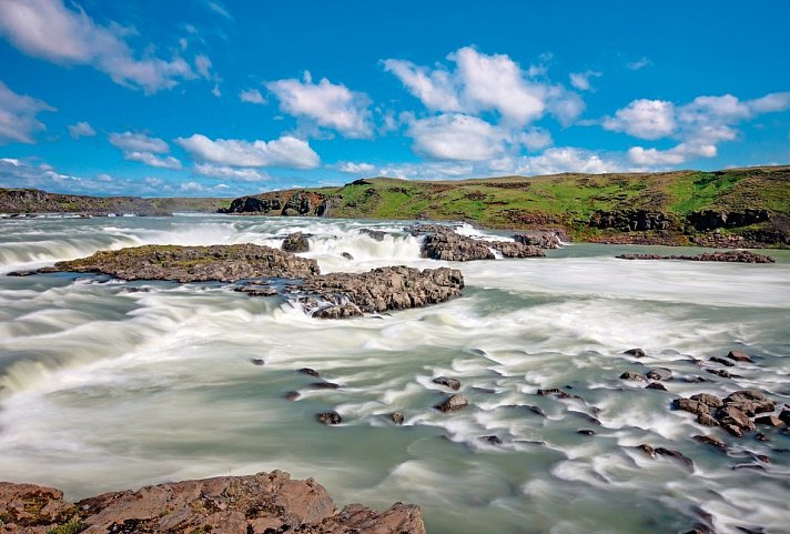 Islands Sommer entspannt genießen - Urridafoss