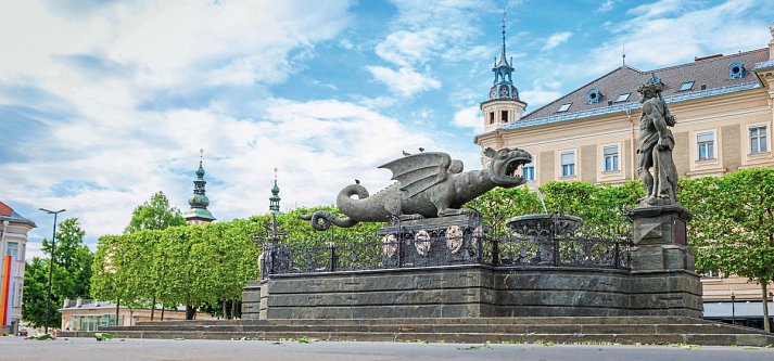 Kärntner Seen & Drau Radweg - Lindwurm-Brunnen in Klagenfurt