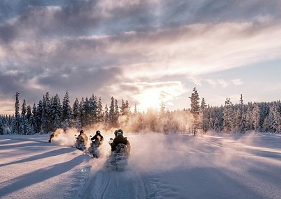 Winterlich aktiv in Schwedisch Lappland