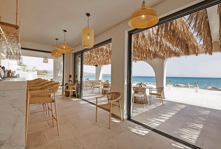 Acron Seaside Suites