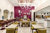 Hampton Inn Tropicana
