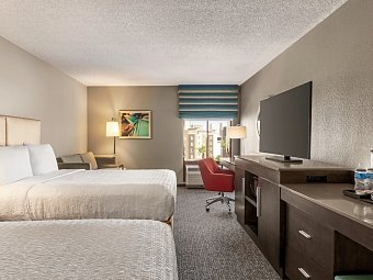 Hampton Inn Tropicana - Wohnbeispiel 2 Queen Beds (Zimmercodierung UG4)