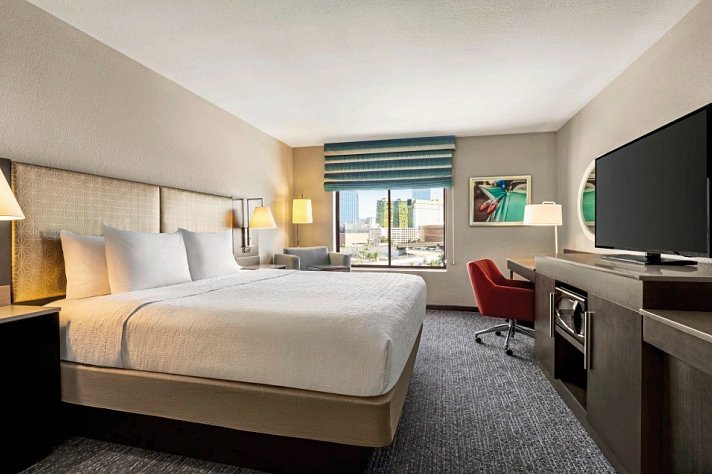 Hampton Inn Tropicana