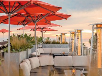 Hotel Erwin - High Rooftop Lounge Seating