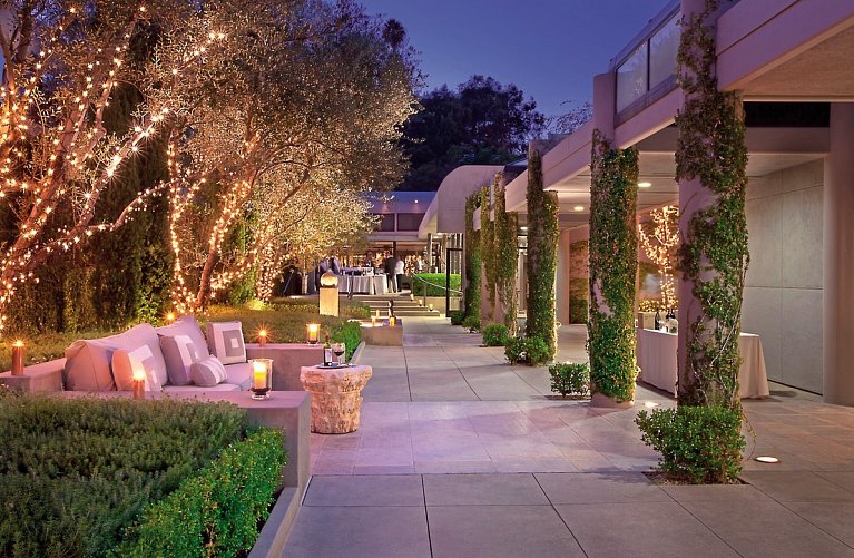 Luxe Sunset Boulevard Hotel