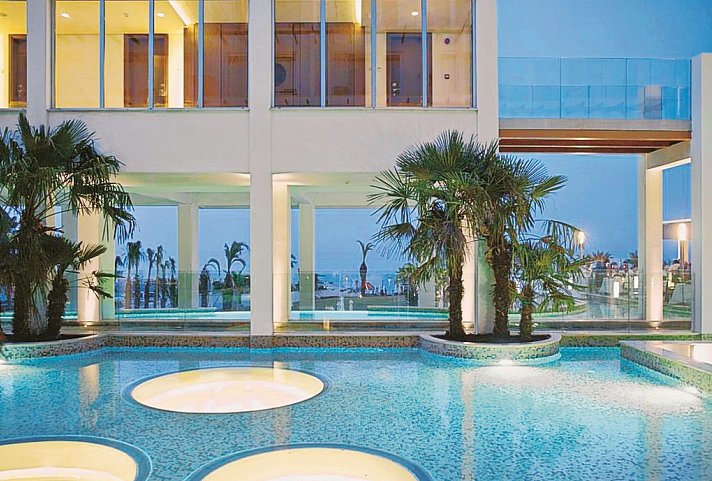 Sunrise Pearl Hotel & Spa