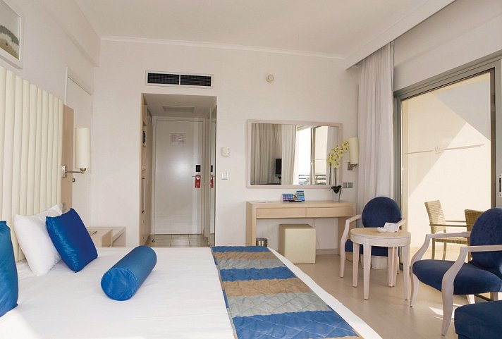 Vrissiana Beach Hotel - Wohnbeispiel Doppelzimmer Gartenblick (Zimmercodierungen D1G & DP1)