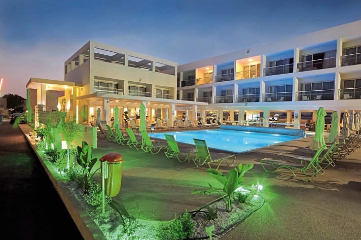 Nelia Gardens Hotel