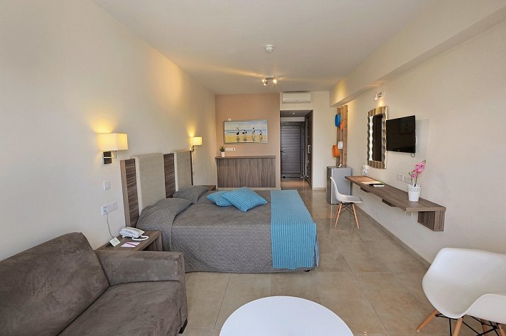 Nelia Gardens Hotel