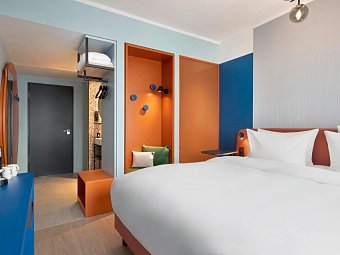 me and all hotel Leipzig - Wohnbeispiel Doppelzimmer Kingsize (Modellbild) (Zimmercodierung DB1)