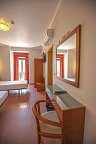Grande Pensão Alcobia - Wohnbeispiel Dreibettzimmer