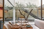 Luster Hotel