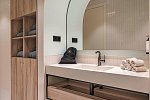 Luster Hotel