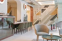 Luster Hotel