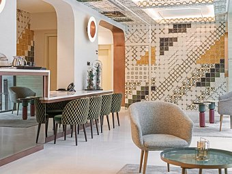 Luster Hotel