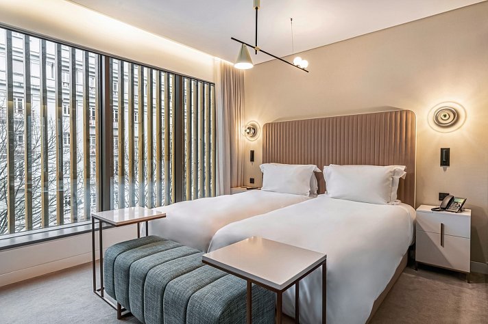 Luster Hotel