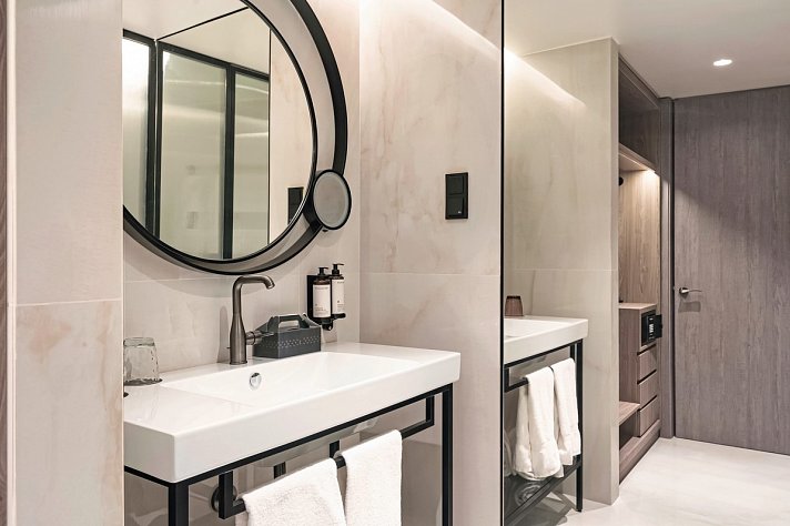 Luster Hotel