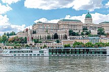 MS Vivienne - Donauwalzer - MS Vivienne vor Budapest