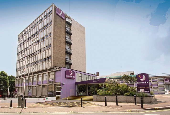 Premier Inn London Putney Bridge Hotel