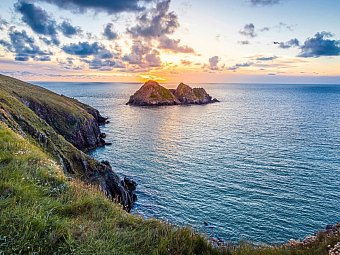 Südenglands Filmkulissen - Möwenfelsen, Hollywell Bay