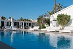 HL Miraflor Suites