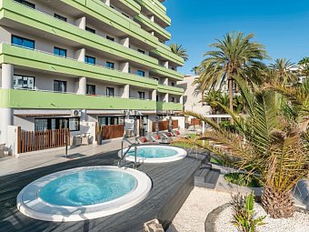 LIVVO Anamar Suites