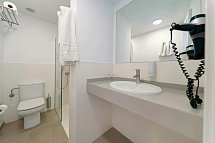 Servatur Edén & Buganvillas - Beispiel Bad (Zimmercodierungen AB1 & AB2)
