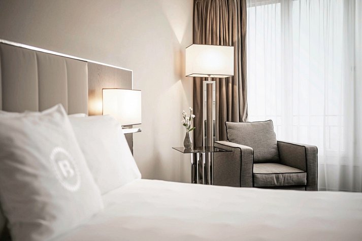 Hotel Belvedere Locarno - Wohnbeispiel Doppelzimmer Komfort Seeseite (Zimmercodierung DF1)